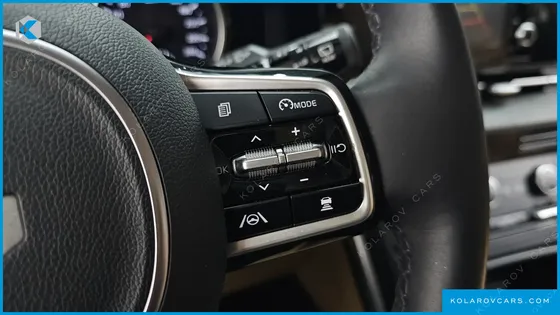KIA CARNIVAL DIESEL 9-SEATER PRESTIGE