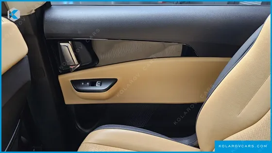 KIA CARNIVAL DIESEL 9-SEATER PRESTIGE