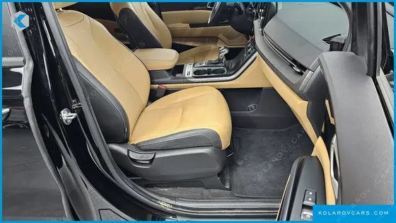 KIA CARNIVAL DIESEL 9-SEATER PRESTIGE