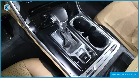 KIA CARNIVAL GASOLINE 11-SEATER PRESTIGE