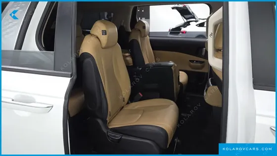 KIA CARNIVAL GASOLINE 11-SEATER PRESTIGE