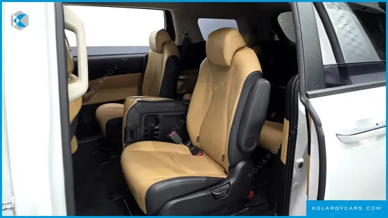 KIA CARNIVAL GASOLINE 11-SEATER PRESTIGE