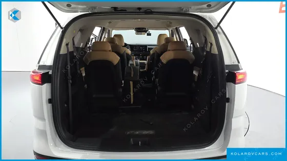 KIA CARNIVAL GASOLINE 11-SEATER PRESTIGE