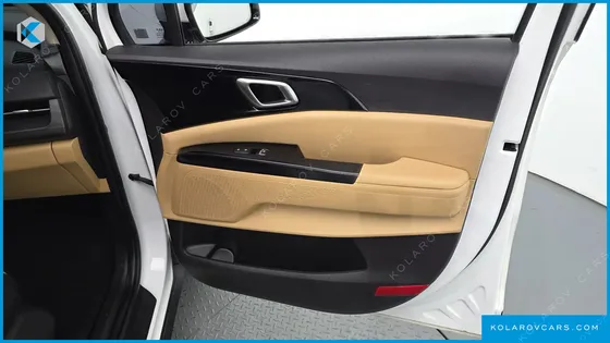 KIA CARNIVAL GASOLINE 11-SEATER PRESTIGE