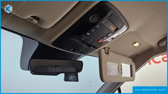 KIA CARNIVAL GASOLINE 9-SEATER SIGNATURE
