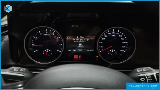 KIA CARNIVAL GASOLINE 9-SEATER NOBLESSE