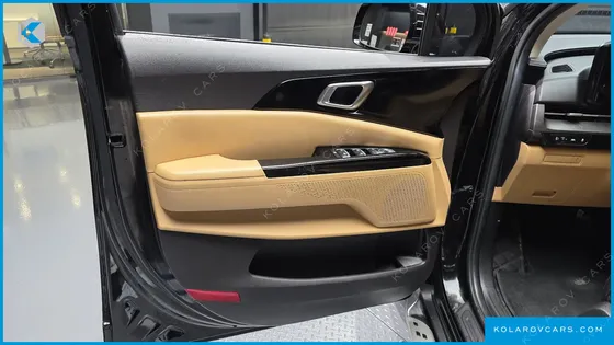 KIA CARNIVAL GASOLINE 9-SEATER NOBLESSE