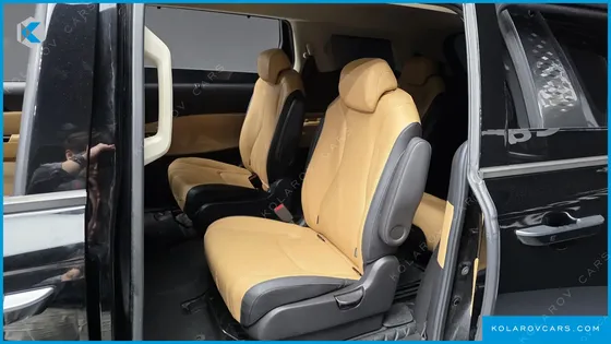 KIA CARNIVAL GASOLINE 9-SEATER NOBLESSE