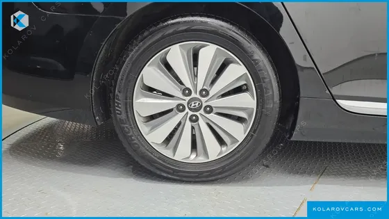 HYUNDAI GRANDEUR PREMIUM