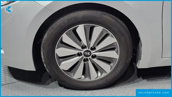 HYUNDAI GRANDEUR PREMIUM