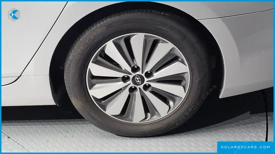 HYUNDAI GRANDEUR PREMIUM