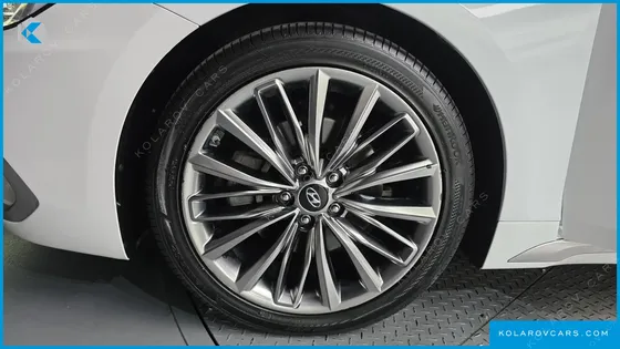 HYUNDAI GRANDEUR 2.4 PREMIUM