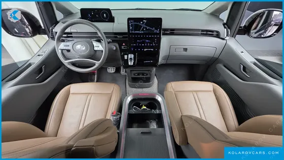HYUNDAI STARIA L3.5 LOUNGE 7-SEATER