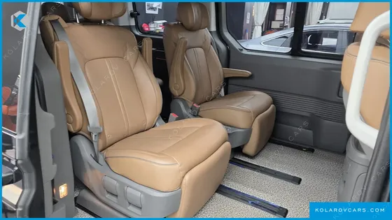 HYUNDAI STARIA L3.5 LOUNGE 7-SEATER