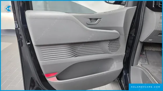 HYUNDAI STARIA L3.5 LOUNGE 7-SEATER