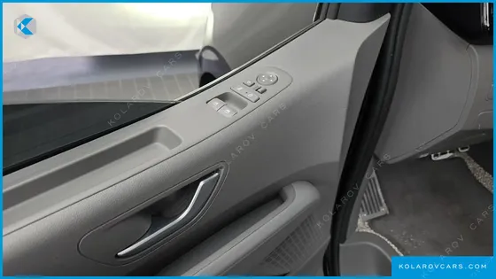 HYUNDAI STARIA L3.5 LOUNGE 7-SEATER