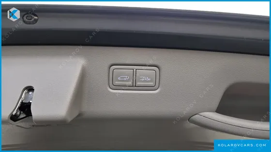 HYUNDAI STARIA L3.5 LOUNGE 7-SEATER