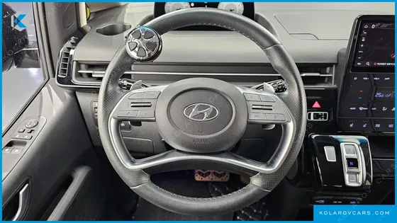 HYUNDAI STARIA L3.5 LOUNGE 7-SEATER