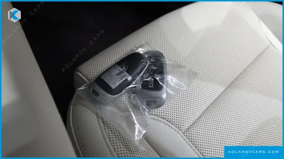 HYUNDAI GRANDEUR LE BLANC