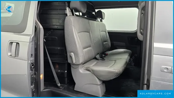 HYUNDAI STAREX 5-SEATER VAN