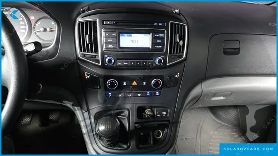 HYUNDAI STAREX 3-SEATER VAN