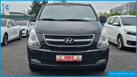 HYUNDAI STAREX 5-SEATER VAN