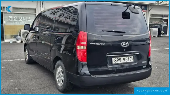 HYUNDAI STAREX 5-SEATER VAN