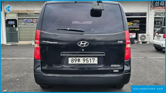 HYUNDAI STAREX 5-SEATER VAN