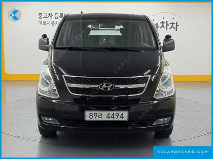 HYUNDAI STAREX 5-SEATER VAN