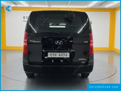 HYUNDAI STAREX 5-SEATER VAN