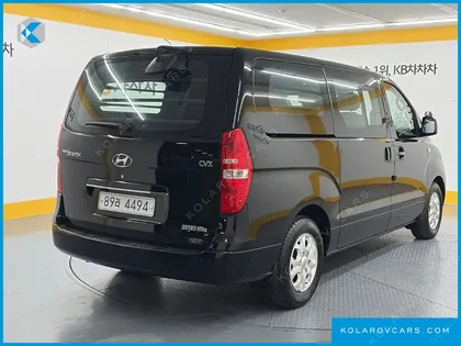 HYUNDAI STAREX 5-SEATER VAN