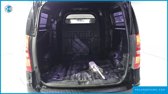 HYUNDAI STAREX 5-SEATER VAN