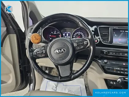 KIA CARNIVAL 9-SEATER PRESTIGE