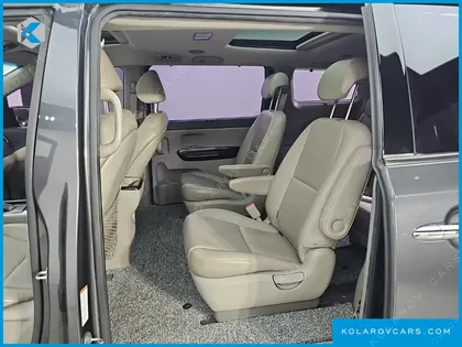 KIA CARNIVAL 9-SEATER PRESTIGE