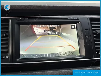 KIA CARNIVAL 9-SEATER PRESTIGE