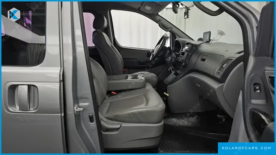 HYUNDAI STAREX 12-SEATER WAGON