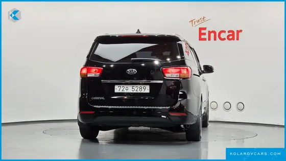 KIA CARNIVAL 11-SEATER LUXURY