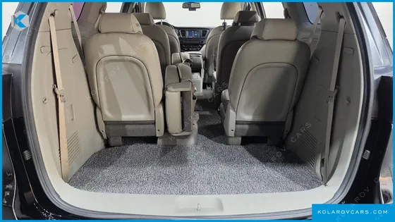 KIA CARNIVAL 11-SEATER LUXURY