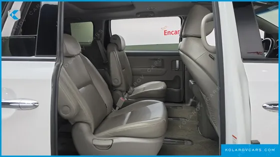 KIA CARNIVAL 9-SEATER LUXURY