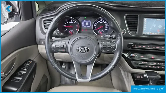 KIA CARNIVAL 9-SEATER LUXURY