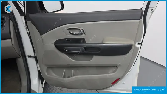 KIA CARNIVAL 9-SEATER LUXURY