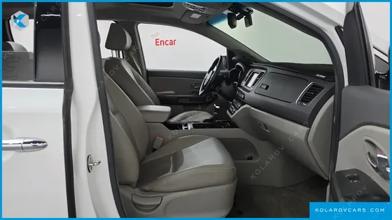 KIA CARNIVAL 9-SEATER LUXURY