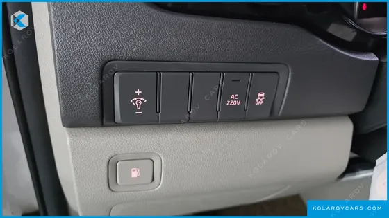 KIA CARNIVAL 9-SEATER PRESTIGE