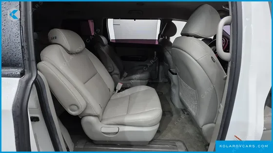KIA CARNIVAL 9-SEATER PRESTIGE