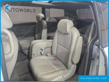 KIA CARNIVAL 11-SEATER LUXURY