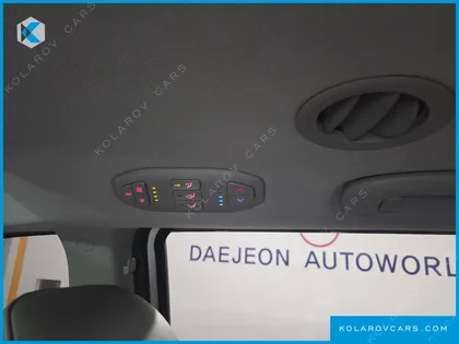 KIA CARNIVAL 11-SEATER LUXURY