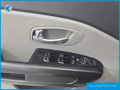 KIA CARNIVAL 11-SEATER LUXURY