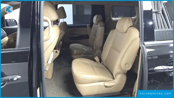 KIA CARNIVAL 9-SEATER HI-LIMOUSINE