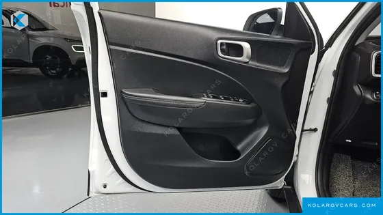 HYUNDAI VENUE 1,6 PREMIUM
