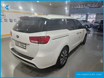 KIA CARNIVAL 9-SEATER LUXURY